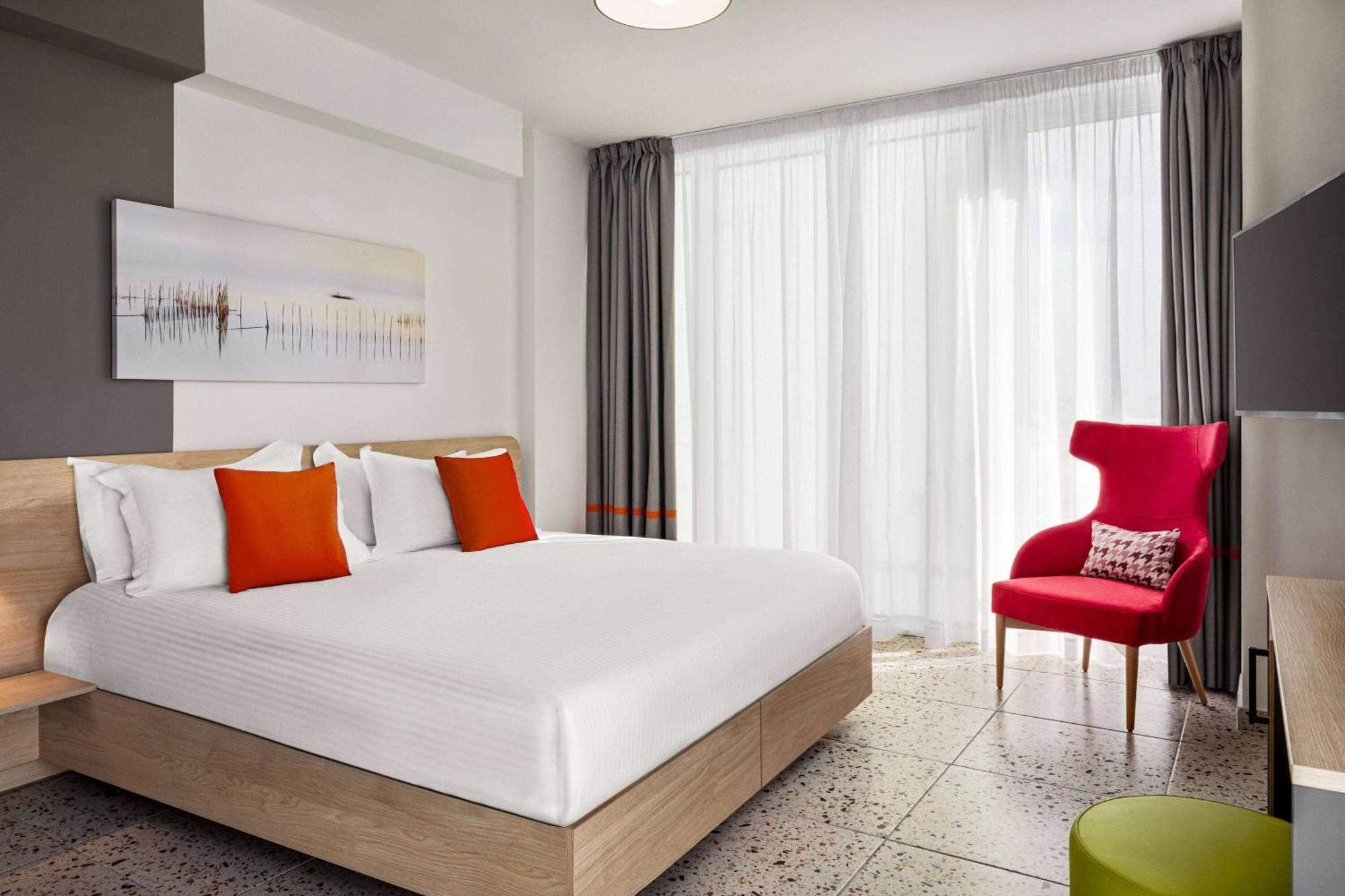 Quadro Hotel, Trademark Collection By Wyndham Сент Джулианс Экстерьер фото